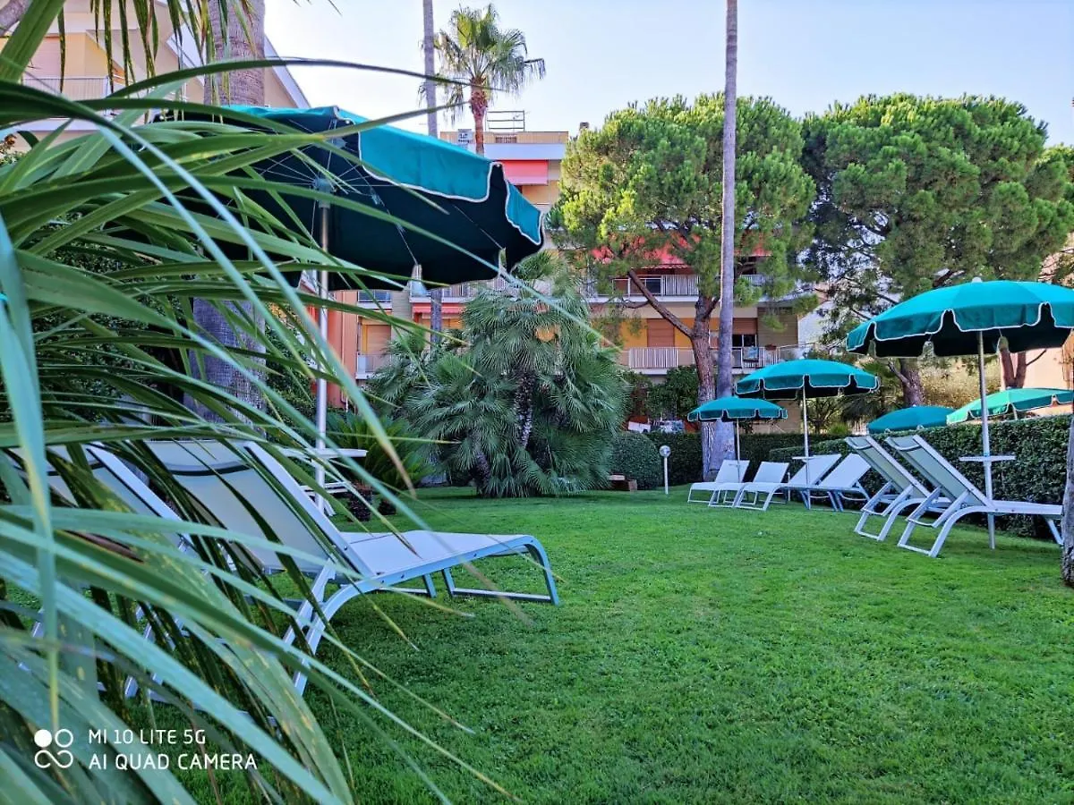 Residence Oliveto Ceriale Aparthotel