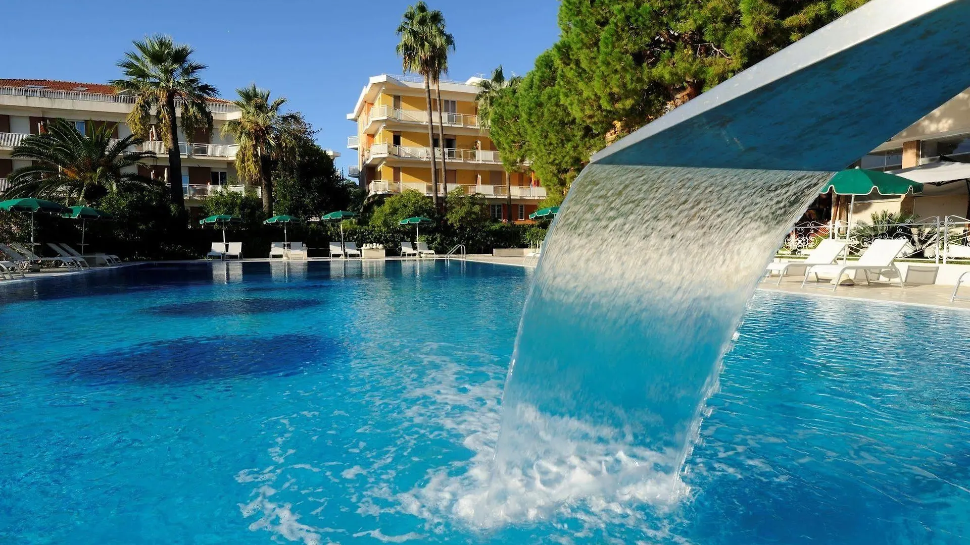 Residence Oliveto Ceriale 3*,  Italy