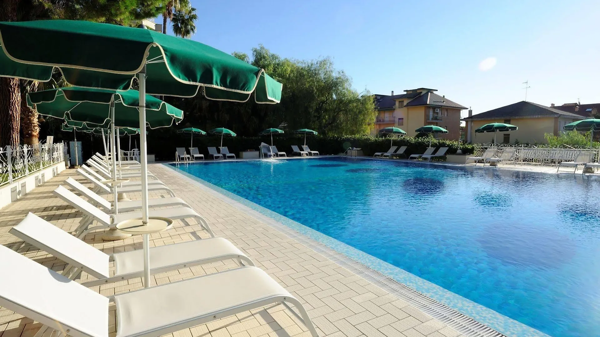 *** Aparthotel Residence Oliveto Ceriale Italy